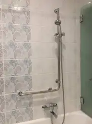Стойка для змяшальніка ў ваннай фота