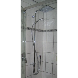 Акси стенди крани ванна