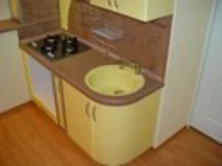 Кухни с трубой у мойки фото
