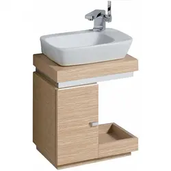 Banyoda fotoşəkildə 40 sm lavabo