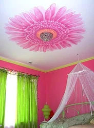 Flowers on the ceiling in the bedroom photo