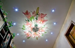 Flowers on the ceiling in the bedroom photo