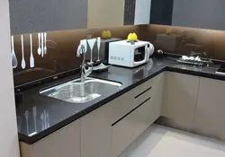 Yüngül mətbəx tezgahı fotoşəkildə lavabo