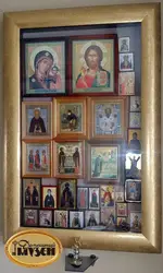 Как повесить иконы в спальне фото