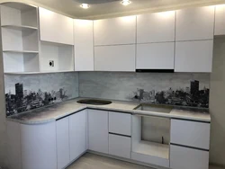 Photo of a kitchen with a chipboard apron