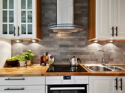Gray kitchen with wood-effect apron photo