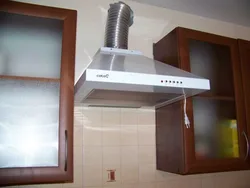 Gaz plitasi fotosurati bilan oshxonada shamollatish