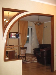 Alçıpan tağları öz ilə koridorda fotoşəkil