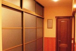 Гардеробҳои Дарунсохт Бо Mezzanines Дар Долон Акс