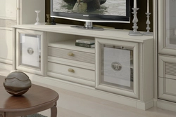 Nightstand дар меҳмонхона дар акс сабки классикӣ