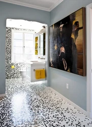 Mosaic tiles for bathtub floor photo