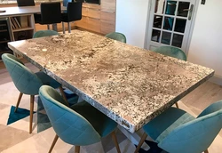 Мизи ошхона аз countertop барои акс ошхона