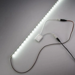 Oshxonadagi fotosuratda LED tasmasi uchun kalit
