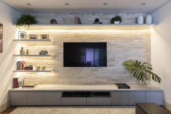 TV fotoşəkili ilə loft üslubunda qonaq otağı