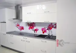 Oshxonadagi Fotosuratda Plastmassadan Tayyorlangan Gullar Bilan Apron