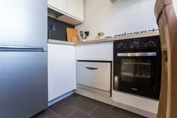 How to install a microwave and refrigerator in the kitchen photo