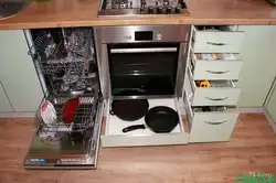 Ошхона бо мошини табақшӯй ва танӯр акс