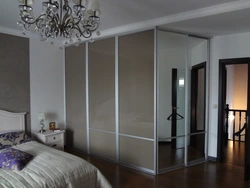 How to close a mirror in a bedroom closet photo