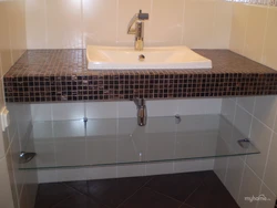 Countertop зери танӯраи дод аз гипсокартон дар ҳаммом акс