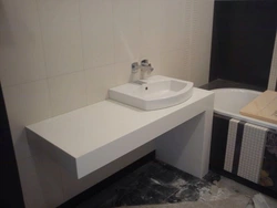 Countertop зери танӯраи дод аз гипсокартон дар ҳаммом акс