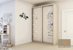 Mirrors With A Pattern For Bedroom Wardrobes Photo