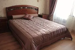 Жатын бөлмеге арналған төсек жапқышы перде матасынан жасалған фотосурет