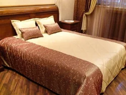 Sew A Bedspread From Curtain Fabric In The Bedroom Photo