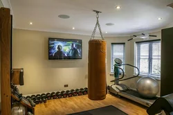 Спортивный интерьер гостиной