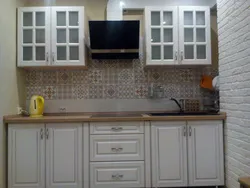 Суррей в интерьере кухни