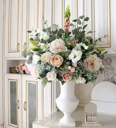 Interior bouquet in the living room