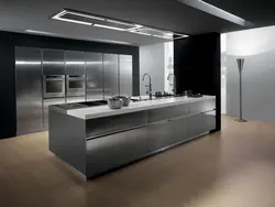 Интерьер кухни с хромом
