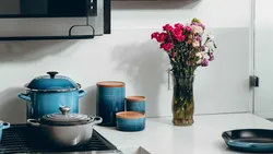 Oshxonaning Ichki Qismidagi Kostryulkalar