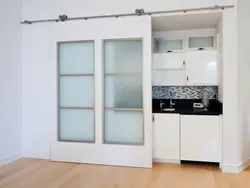 Mətbəx daxili şüşə qapılar