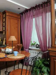 Ас үй интерьеріндегі бургундия перделері