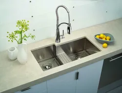 Светлыя мыйкі ў інтэр'еры кухні
