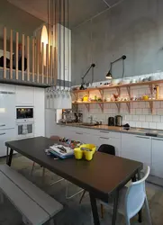 Oshxonaning ichki qismidagi tokchalar