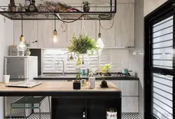 Mətbəx interyerində loft rəfləri