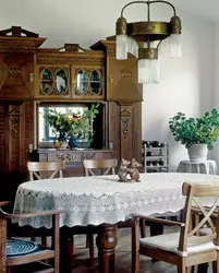 Старинный буфет в интерьер кухни