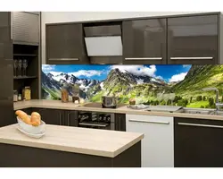 Foto çap önlük ilə mətbəx interyeri