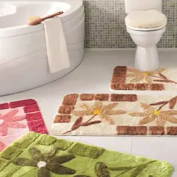 Rugs in the interior of a beige bath