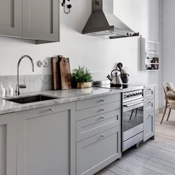 Oshxona ichki qismidagi IKEA stol usti