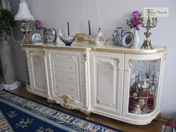 Комод в гостиной классический интерьер