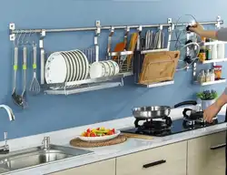 Цвет посуды в интерьере кухни