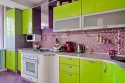 Oshxonaning ichki qismida binafsha va sariq