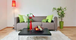 Çiçəklərlə qonaq otağı dizayn divan