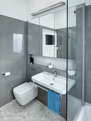 Bathtub next to sink design