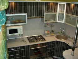 Corner kitchen design with microwave