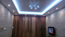 Шифти боздошташуда бо равшанӣ дар атрофи акси периметри меҳмонхона