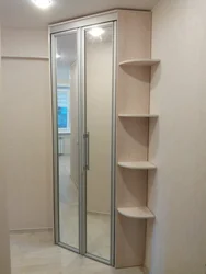 Кутняя шафа ў пярэдні пакой з люстэркам фота