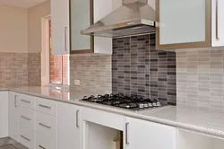 Mətbəx backsplash fotoşəkili üçün düzbucaqlı plitələr